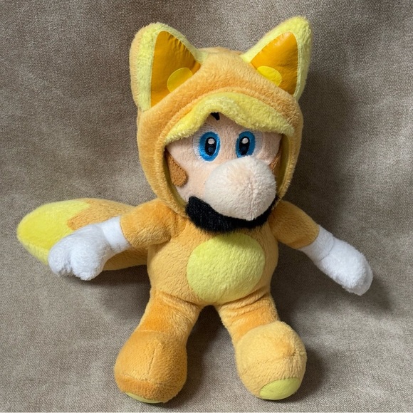 Super Mario All Star Collection- Kitsune Luigi 9" Plush - Picture 3 of 5